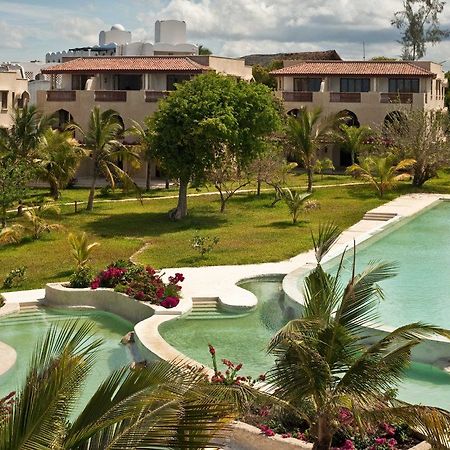 Swahili Villa Coco 2Br Apartment 700M To Beach Момбаса Екстериор снимка