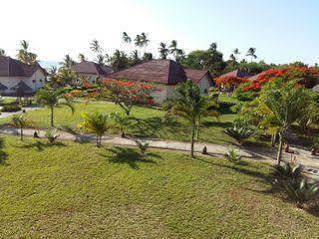 Swahili Villa Coco 2Br Apartment 700M To Beach Момбаса Екстериор снимка