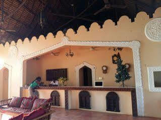 Swahili Villa Coco 2Br Apartment 700M To Beach Момбаса Екстериор снимка